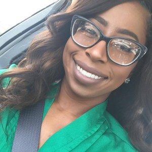 Meet your Posher, Alexia